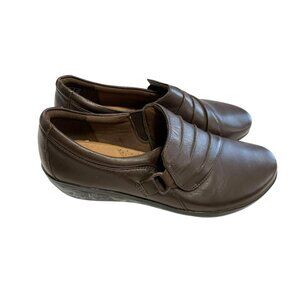 Clarks Collection Womens Size 7.5 Loafer Shoes Black Comfort Leather Slip On Cus